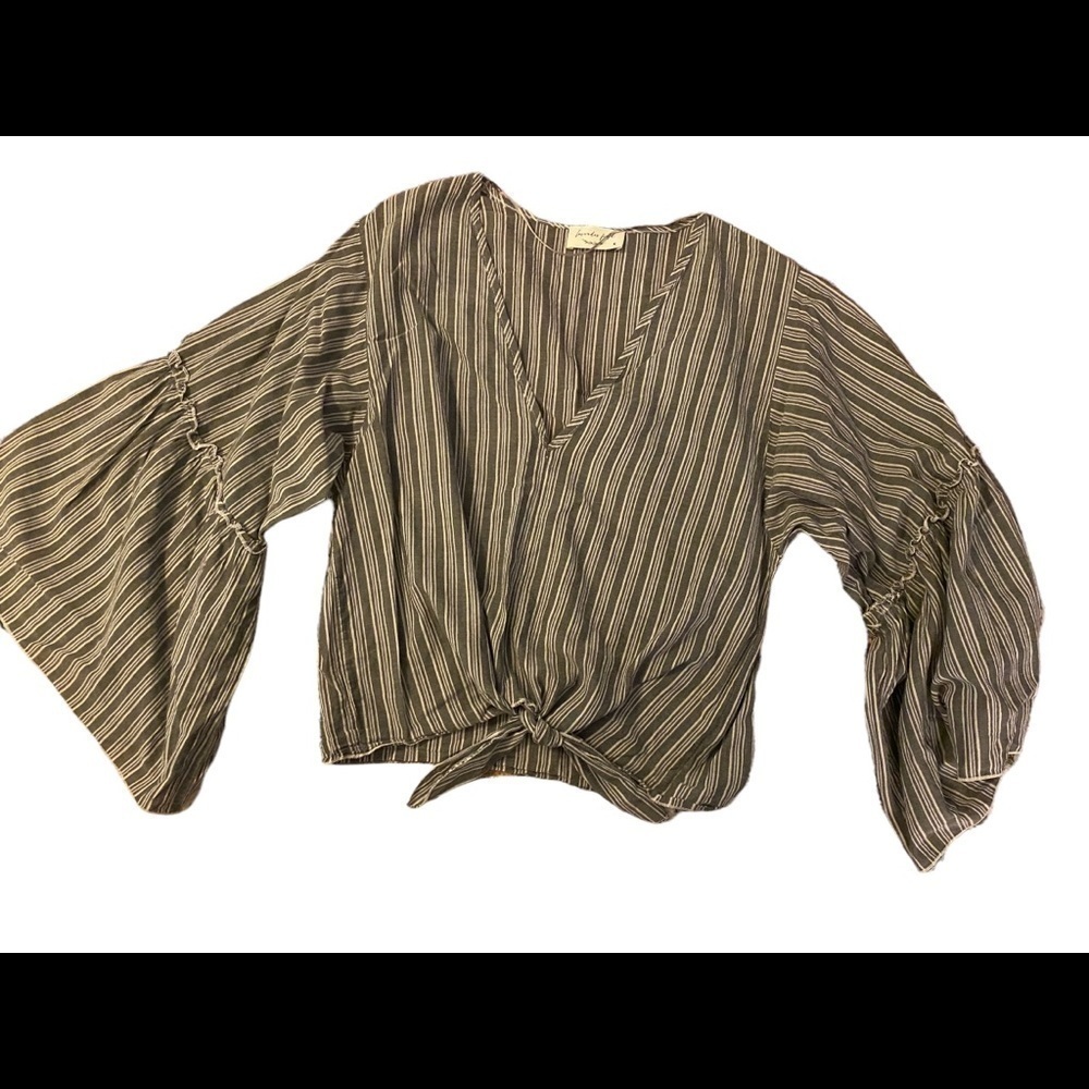 𝅺lavender Field  blouse size Medium